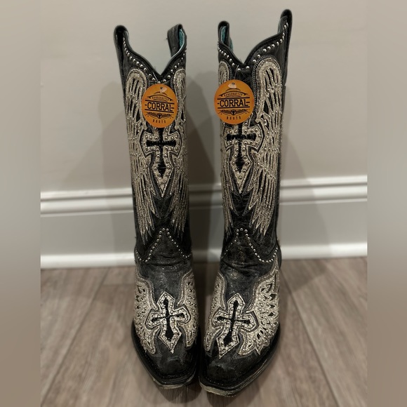 A4232 NEVER WORN / NEW CORRAL COWGIRL BOOTS - Picture 2 of 8